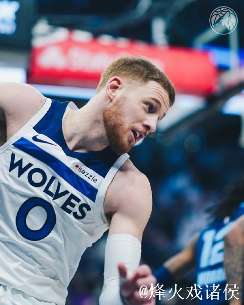 迪温琴佐11分7助攻表现抢眼，三分神准助力大胜